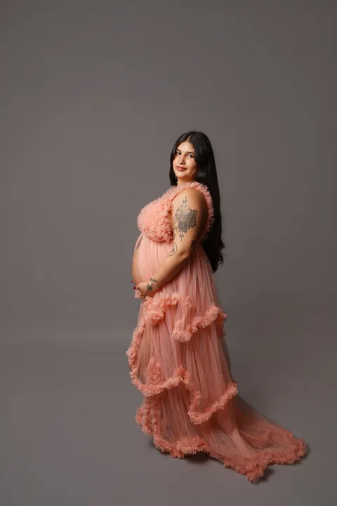 Vestido coral con volantes