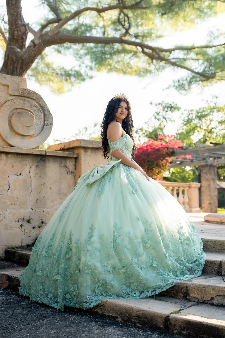 Vestido verde menta con encaje