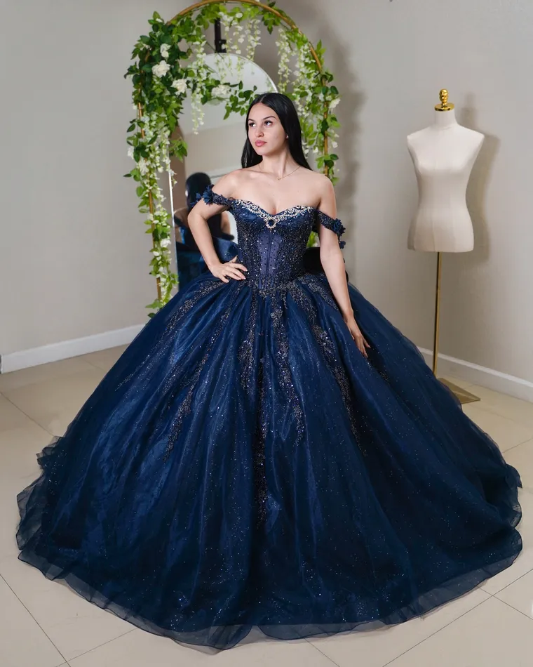 Vestido azul noche con brillo